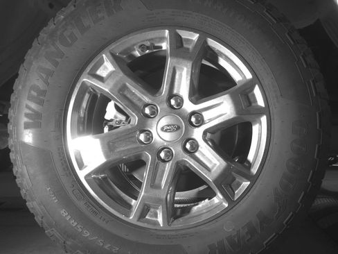 Used 2023 Ford F150 Lariat AWD/4WD image 13