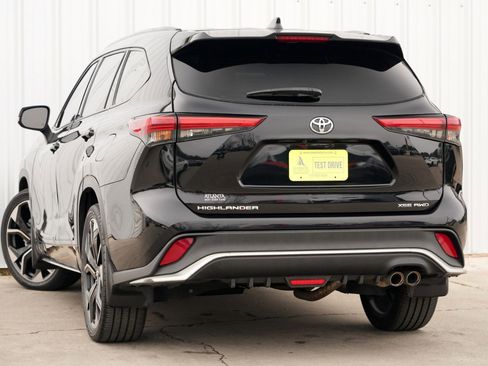 Used 2022 Toyota Highlander XSE image 5