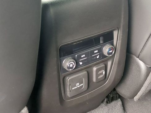 Used 2022 Buick Enclave Avenir image 22