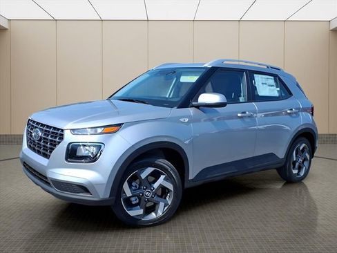New 2025 Hyundai Venue SEL image 2