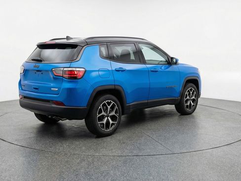 Used 2025 Jeep Compass Limited image 9