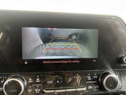 Used 2023 Toyota Highlander Limited image 17