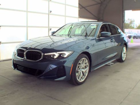 Used 2025 BMW 330i xDrive Sedan w/ Premium Package AWD/4WD image 1