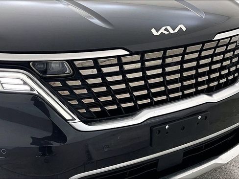 Used 2022 Kia Carnival SX Prestige image 37