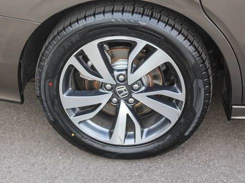 Used 2023 Honda Odyssey Touring image 13