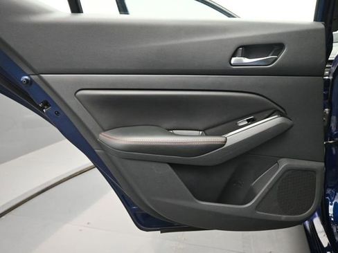 Used 2023 Nissan Altima 2.5 SR image 14