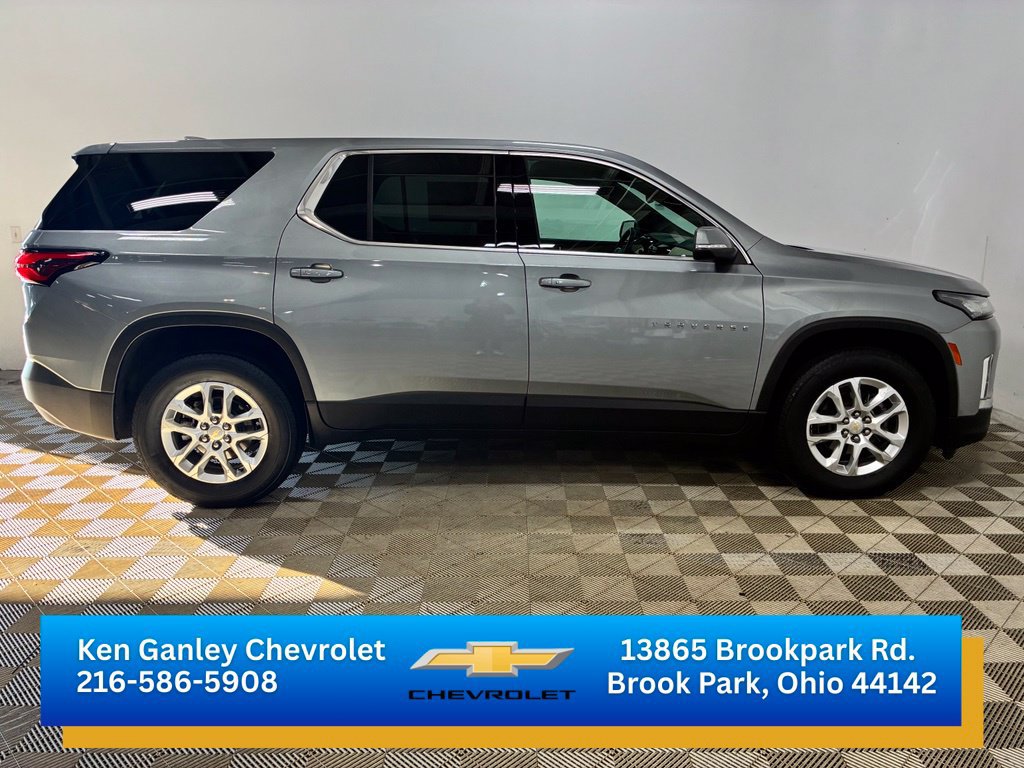 Used 2023 Chevrolet Traverse LS w/ Safety Package FWD image 5