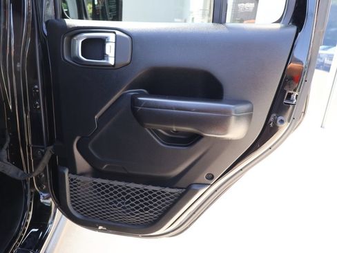 Used 2021 Jeep Gladiator Sport AWD/4WD image 29