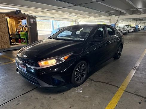Certified 2024 Kia Forte LXS FWD image 1