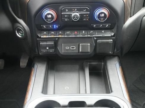 Used 2019 Chevrolet Silverado 1500 High Country w/ High Country Premium Package AWD/4WD image 23