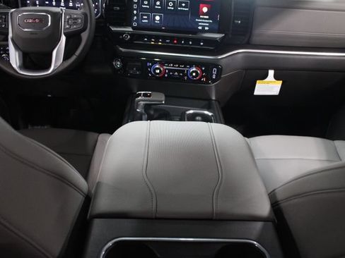 New 2026 GMC Sierra 1500 SLT w/ SLT Premium Plus Package AWD/4WD image 34