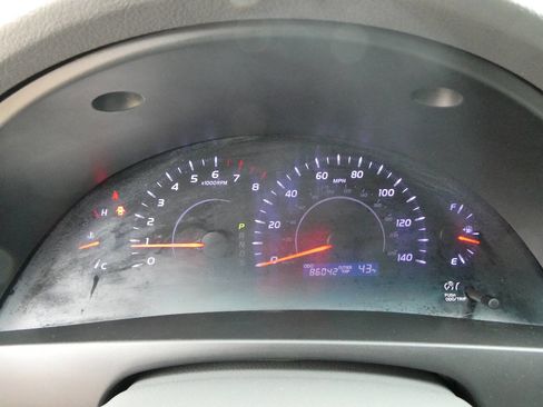 Used 2011 Toyota Camry LE w/ LE Extra-Value Pkg FWD image 13