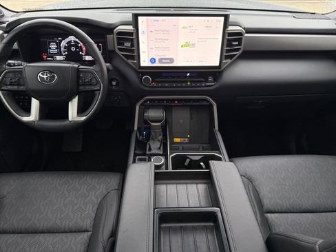 Used 2025 Toyota Tundra Limited AWD/4WD image 22