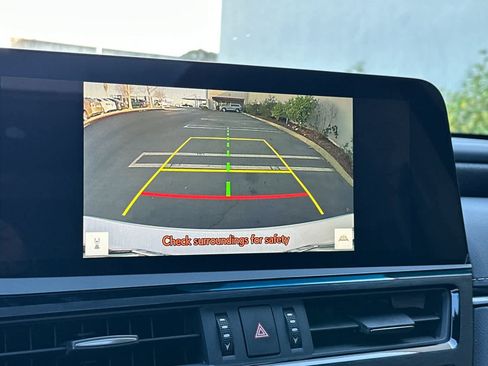 Used 2025 Lexus ES 350 w/ Premium Package image 21