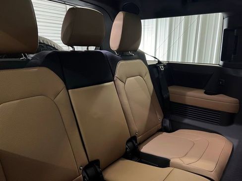 Used 2025 Land Rover Defender 130 V8 image 21