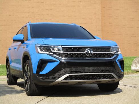 Used 2022 Volkswagen Taos SEL image 11