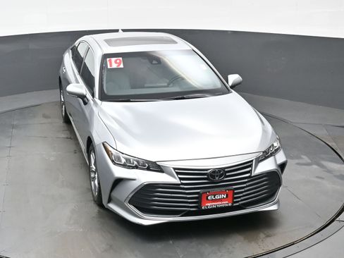 Used 2019 Toyota Avalon XLE image 35