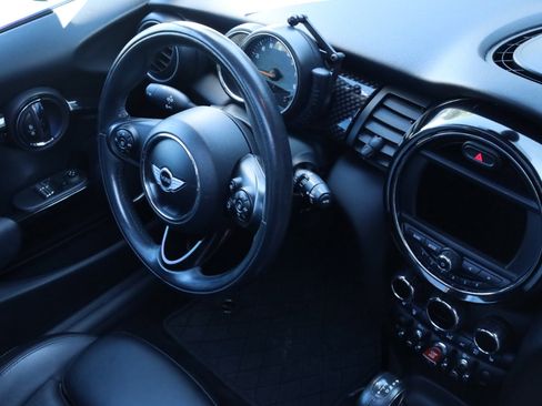 Used 2015 MINI Cooper S image 8
