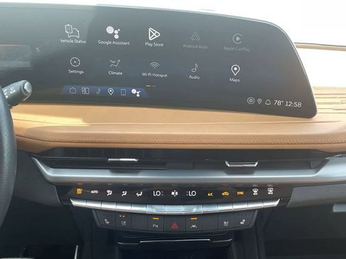 Used 2024 Cadillac XT4 Sport FWD image 13