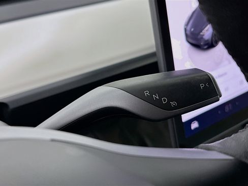 Used 2023 Tesla Model Y Long Range image 24