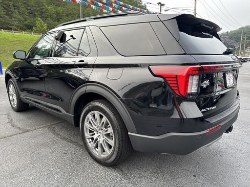 New 2026 Ford Explorer Active w/ Active Comfort Package AWD/4WD image 5