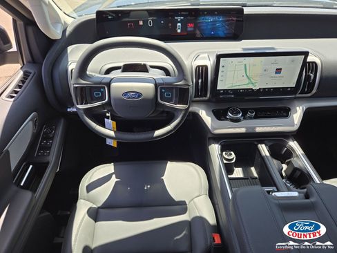 New 2026 Ford Expedition Active RWD image 9