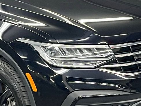 Certified 2022 Volkswagen Tiguan SE w/ Panoramic Sunroof Package image 43