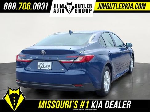 Used 2025 Toyota Camry LE image 28