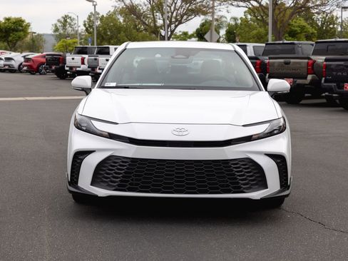 Used 2026 Toyota Camry SE image 2