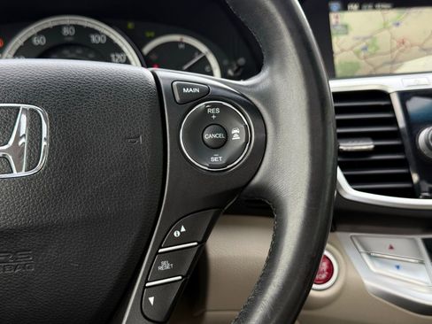 Used 2013 Honda Accord Touring image 33