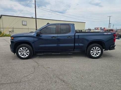 Used 2019 Chevrolet Silverado 1500 Custom w/ Custom Value Package AWD/4WD image 6