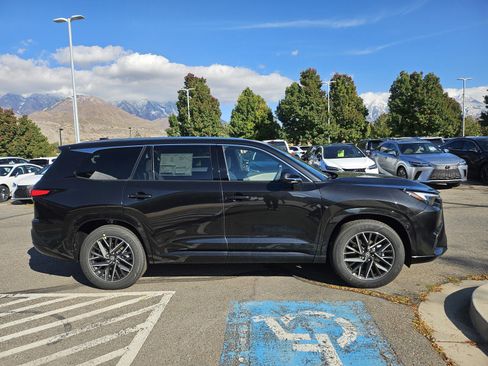 New 2026 Lexus TX 350 AWD image 9