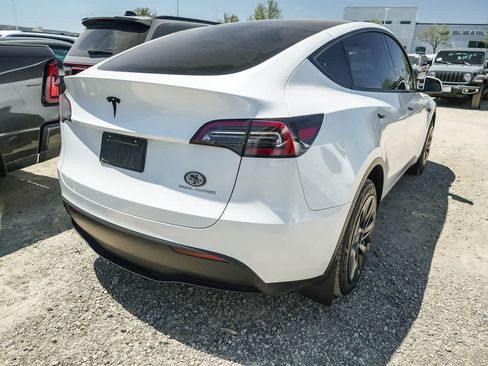 Used 2023 Tesla Model Y Long Range AWD/4WD image 12