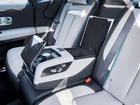 Used 2025 Rolls-Royce Ghost Black Badge image 54