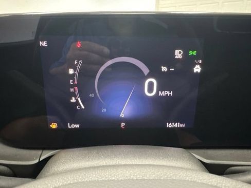 Used 2025 Buick Envista Preferred w/ Convenience I Package FWD image 13