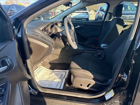 Used 2016 Ford Focus SE w/ SE Power Seat Package image 20