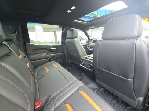 Used 2021 GMC Sierra 1500 AT4 w/ AT4 Premium Package AWD/4WD image 18
