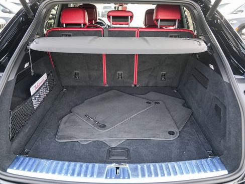 Used 2023 Porsche Cayenne Platinum Edition image 24