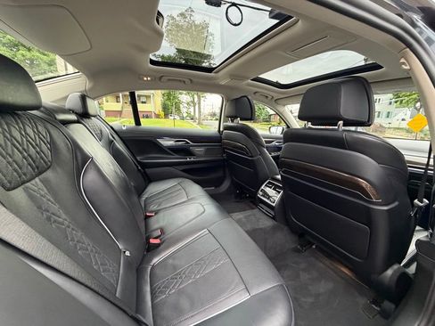 Used 2020 BMW 750i xDrive AWD/4WD image 26