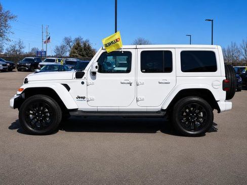 Used 2021 Jeep Wrangler Unlimited Sahara AWD/4WD image 6