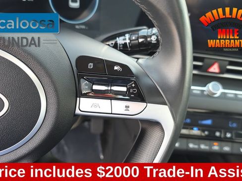 Used 2025 Hyundai Elantra Limited FWD image 18