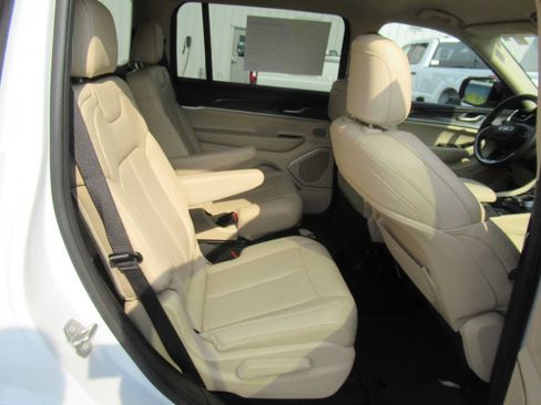 Used 2022 Jeep Grand Cherokee L Limited AWD/4WD image 24