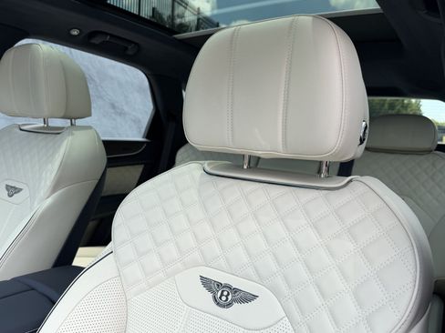 Certified 2023 Bentley Bentayga AWD/4WD image 35