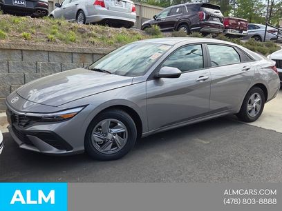 Used 2024 Hyundai Elantra SE