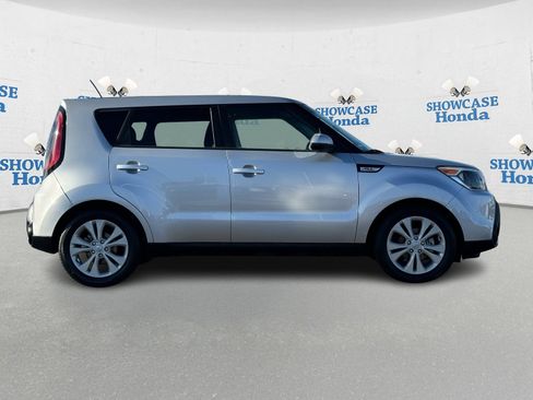 Used 2015 Kia Soul + image 9