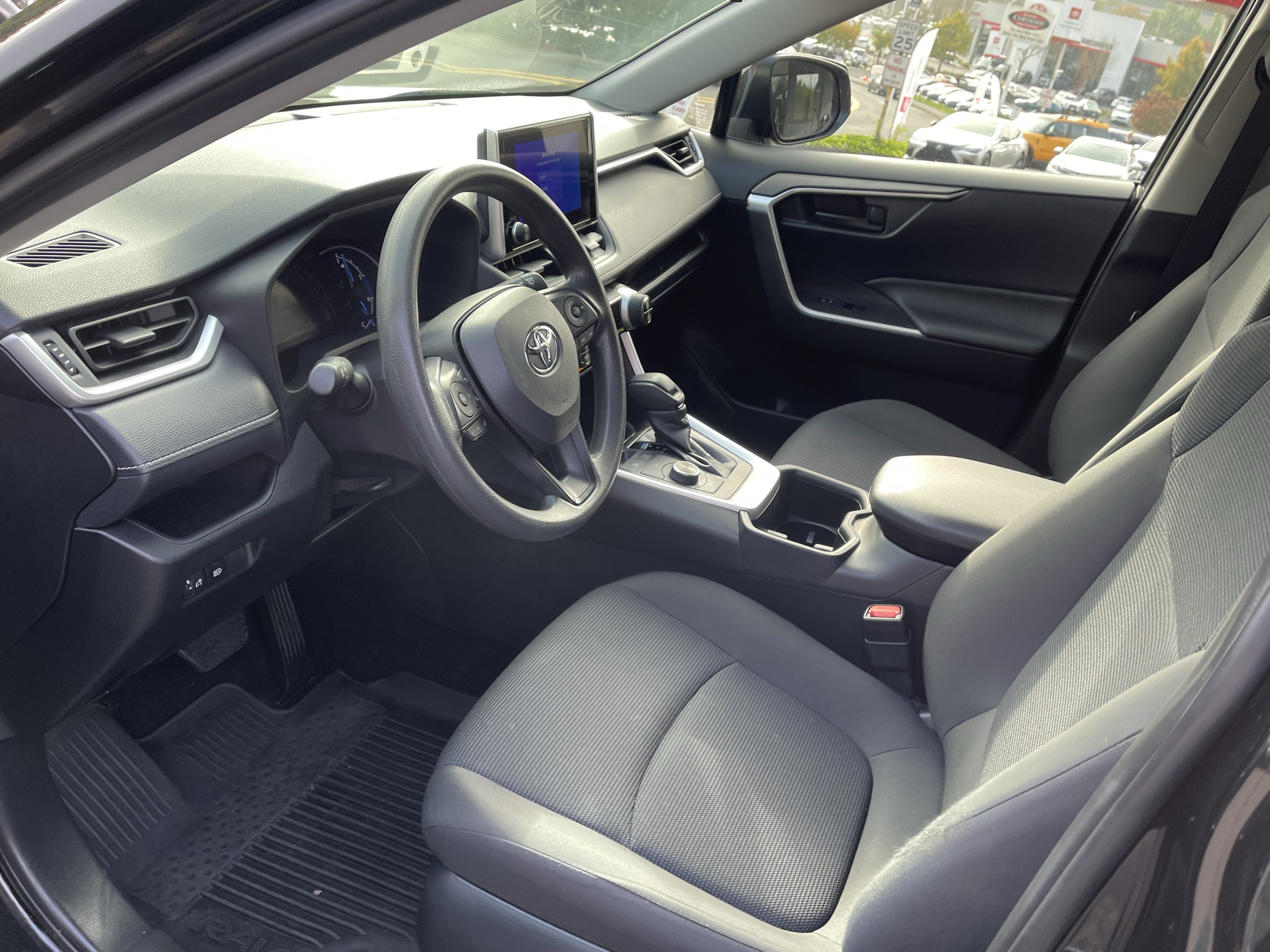 Certified 2023 Toyota RAV4 LE AWD/4WD image 10