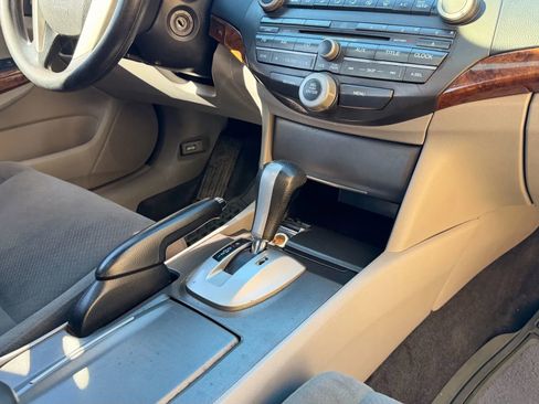 Used 2011 Honda Accord EX image 24
