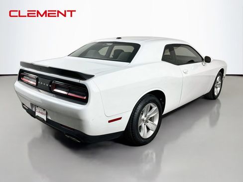 Used 2023 Dodge Challenger SXT RWD image 7