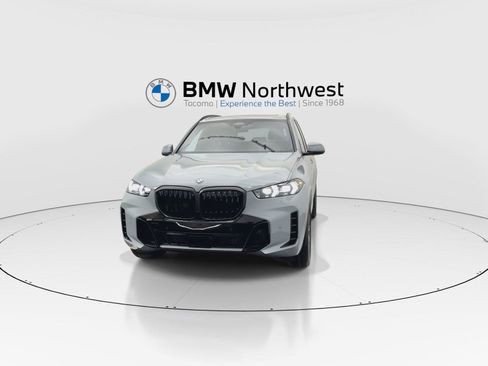 New 2026 BMW X5 xDrive40i w/ M Sport Package AWD/4WD image 8