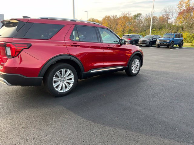 Used 2025 Ford Explorer Platinum w/ LUX Leather Package AWD/4WD image 8